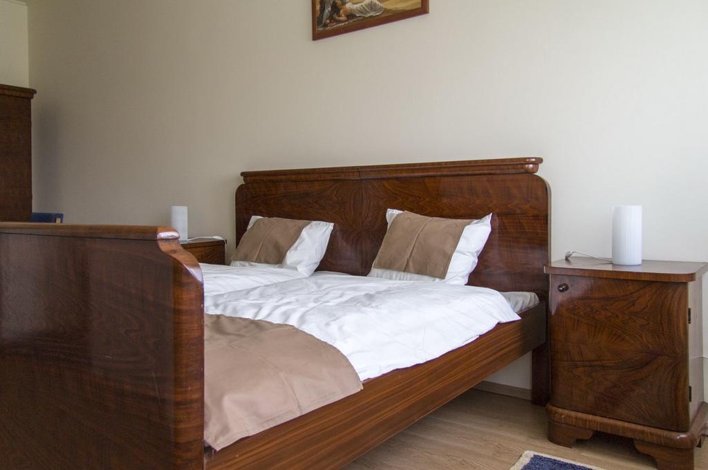 Toelgyfa Vendeghaz Hotel Kiskoros Buitenkant foto