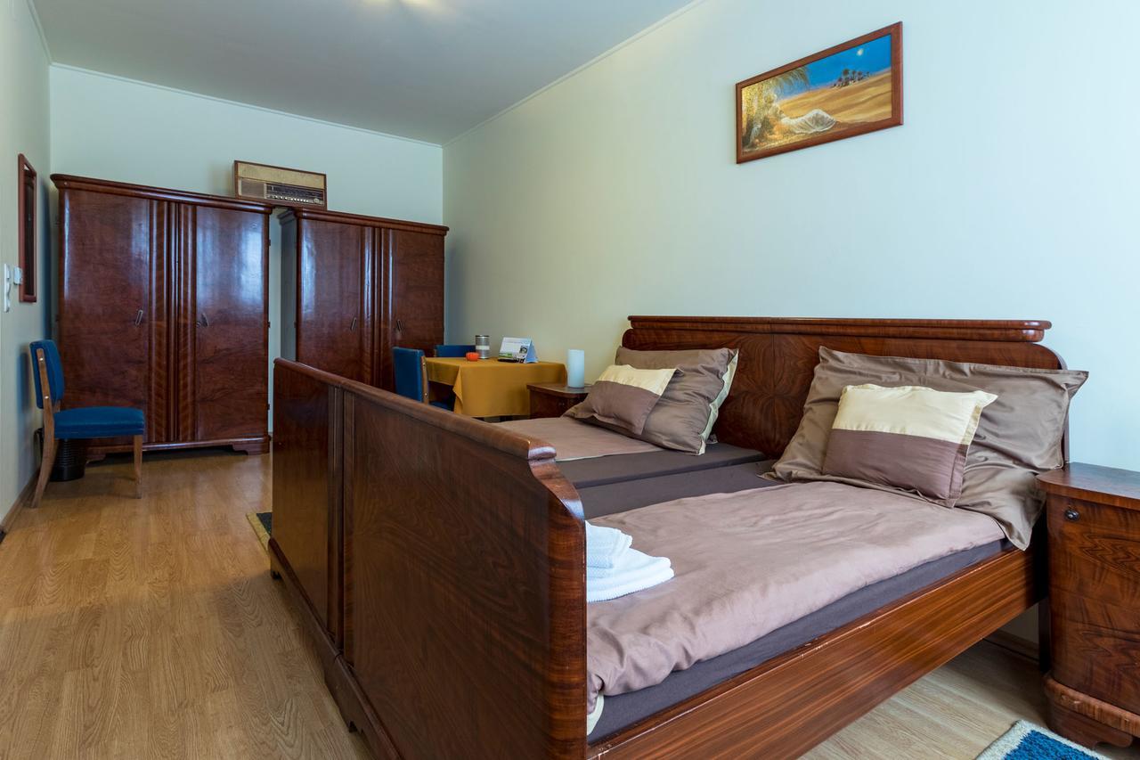 Toelgyfa Vendeghaz Hotel Kiskoros Buitenkant foto